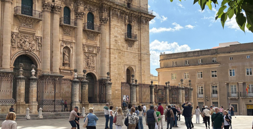 Fotografía ilustrativa del artículo Sitúan la convivencia entre turistas y residentes en el centro del debate sobre el futuro del turismo en Andalucía